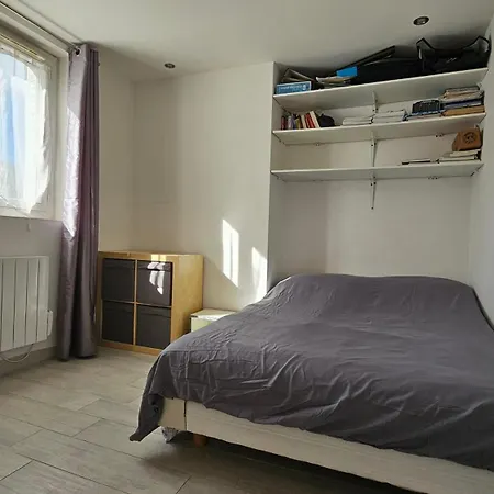 De 2 Avec Balcon Et Wifi A Uzes