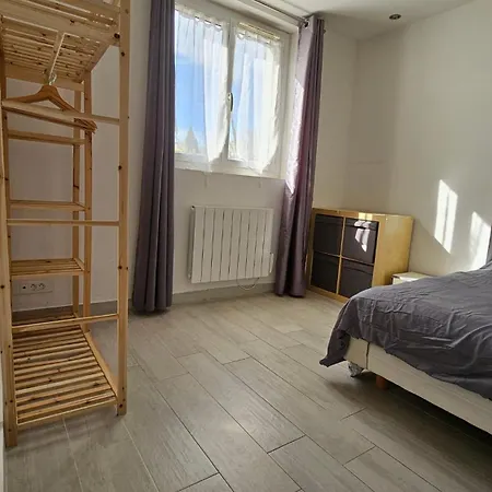 De 2 Avec Balcon Et Wifi A Apartment Uzes